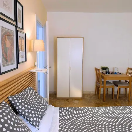 La Dell'arte-museo Nocleg ze śniadaniem 3*